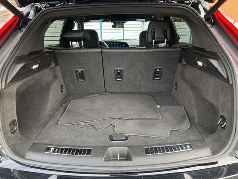 Used 2024 Cadillac XT4 Premium Luxury image 11