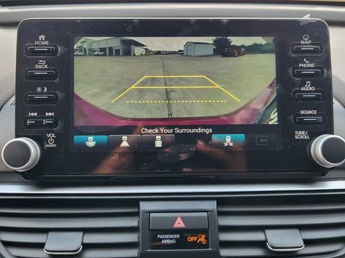 Used 2018 Honda Accord Touring image 16