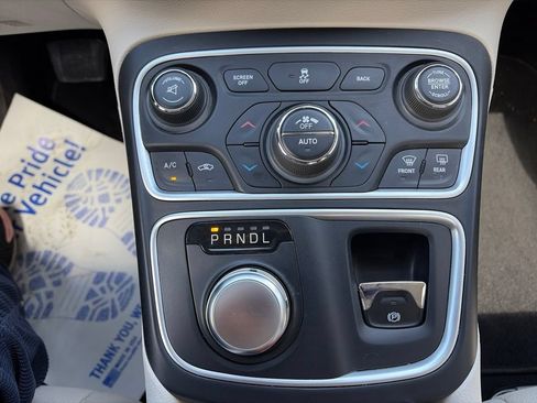 Used 2015 Chrysler 200 Limited w/ Convenience Group FWD image 14