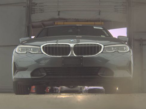 Used 2021 BMW 330i xDrive Sedan w/ Driving Assistance Package AWD/4WD image 4