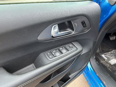 New 2026 Chrysler Pacifica Select FWD image 15