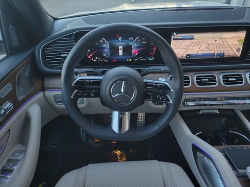 Certified 2025 Mercedes-Benz GLS 580 4MATIC image 20