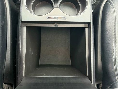 Used 2015 Toyota Sienna SE Premium image 30