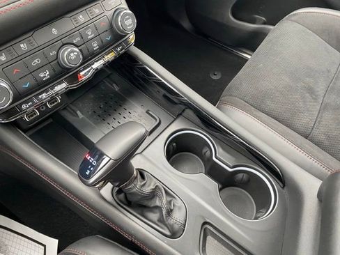 Used 2025 Dodge Durango GT AWD/4WD image 18