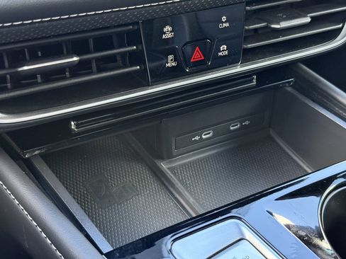 Used 2024 Volkswagen Atlas Cross Sport SEL image 15