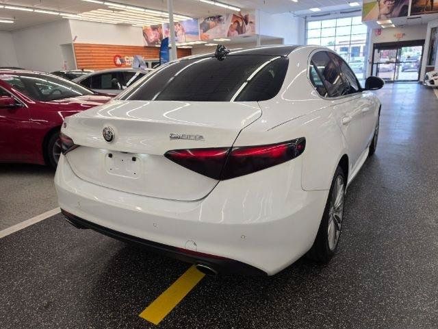 Used 2017 Alfa Romeo Giulia Ti w/ TI Lusso Light Wood Package AWD/4WD image 5