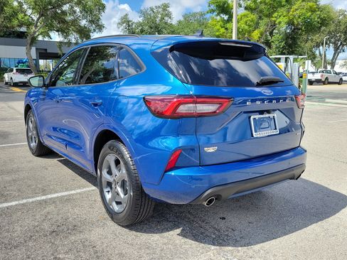 Certified 2023 Ford Escape ST-Line w/ Tech Pack #1 AWD/4WD image 7