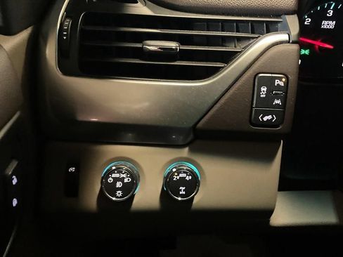 Used 2017 Chevrolet Tahoe LT w/ Luxury Package AWD/4WD image 23