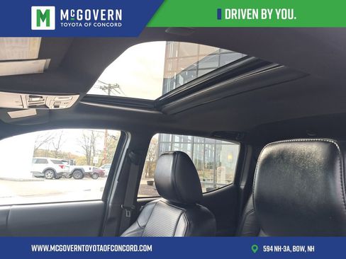 Used 2020 Toyota Tacoma TRD Off-Road w/ TRD Premium Off Road Package AWD/4WD image 16