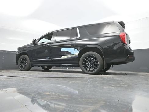 Used 2024 GMC Yukon XL SLT w/ SLT Luxury Package AWD/4WD image 53