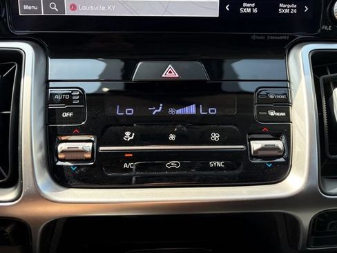 Certified 2022 Kia Sorento EX w/ Panoramic Sunroof Package FWD image 31