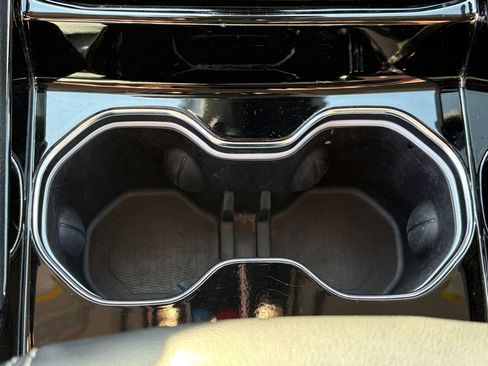 Used 2022 Jeep Grand Cherokee L Limited image 11