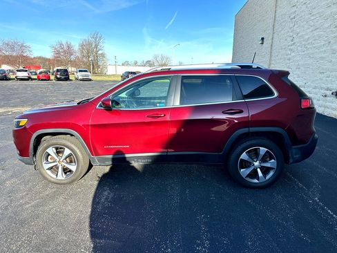 Used 2019 Jeep Cherokee Limited image 2