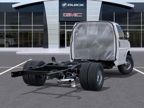 New 2026 GMC Savana 3500 RWD image 4