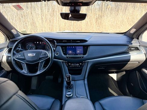 Used 2022 Cadillac XT5 Premium Luxury w/ LPO, ONYX Package image 22