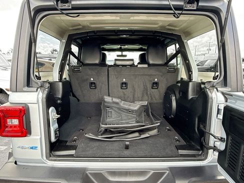 Used 2023 Jeep Wrangler Unlimited Sahara w/ Cold Weather Group image 30