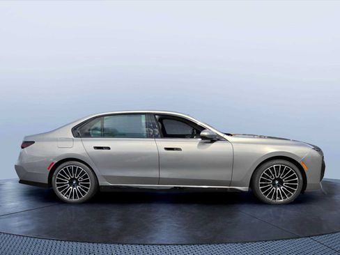 New 2026 BMW 740i xDrive w/ Executive Package AWD/4WD image 7