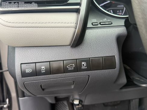 Used 2019 Toyota Camry LE w/ Carpet Mat Package image 15