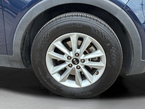 Used 2019 Kia Sorento FWD V6 image 31