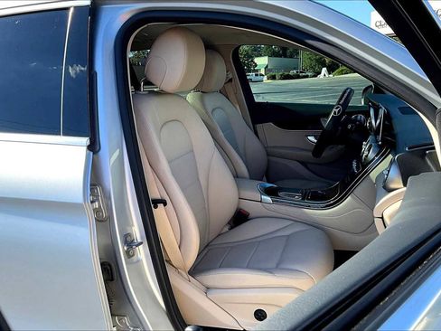 Used 2020 Mercedes-Benz GLC 300 image 9