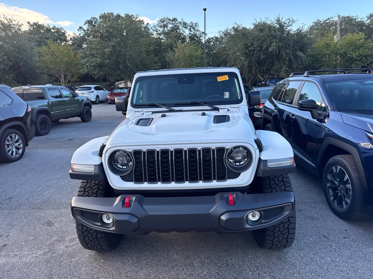 Used 2025 Jeep Gladiator Rubicon AWD/4WD image 2