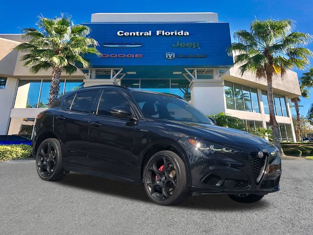 Used 2024 Alfa Romeo Stelvio Veloce AWD/4WD image 2