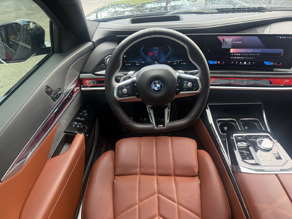 Used 2025 BMW i7 eDrive50 w/ M Sport Package RWD image 14