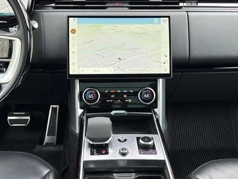 Used 2023 Land Rover Range Rover SE AWD/4WD image 18