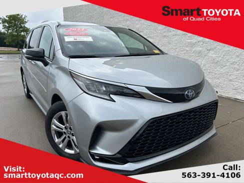 Used 2023 Toyota Sienna XSE AWD/4WD image 1