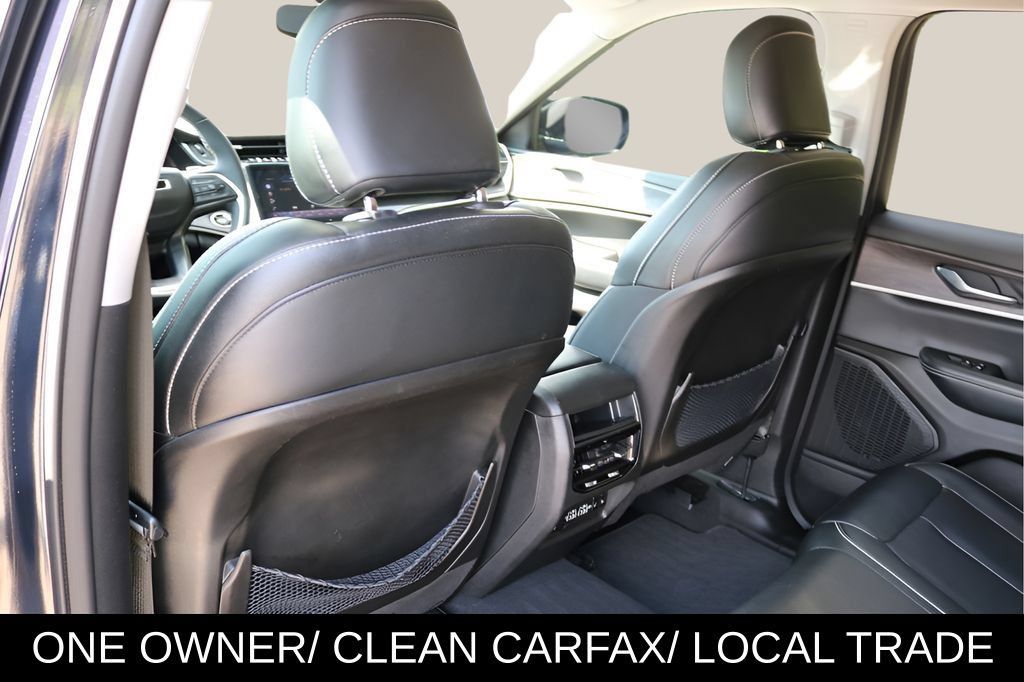 Used 2024 Jeep Grand Cherokee Limited RWD image 13