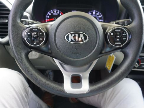 Used 2020 Kia Soul LX FWD image 16