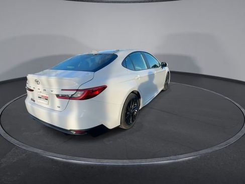 Used 2025 Toyota Camry SE image 15