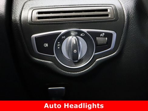 Used 2020 Mercedes-Benz GLC 300 4MATIC image 26