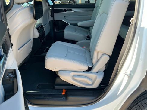 New 2026 Jeep Grand Wagoneer Limited AWD/4WD image 21