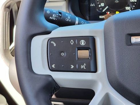 Used 2024 Land Rover Defender 130 S image 27