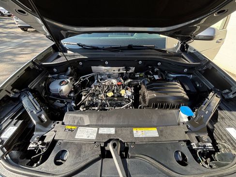 Used 2025 Volkswagen Atlas SE image 33