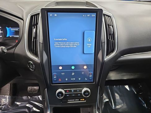 Used 2024 Ford Edge Titanium image 19