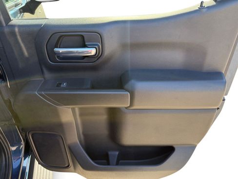 Used 2022 Chevrolet Silverado 1500 LT image 23