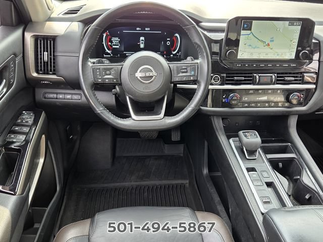 Used 2024 Nissan Pathfinder Platinum w/ Lighting Package (N92) FWD image 11