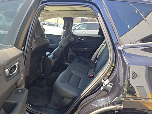 Used 2025 Volvo XC60 B5 Plus AWD/4WD image 7