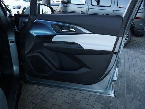 New 2025 Chevrolet Equinox EV LT image 16