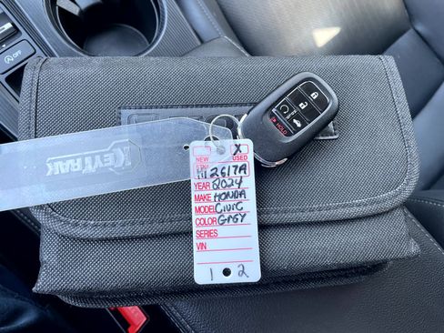 Used 2024 Honda Civic Touring image 22