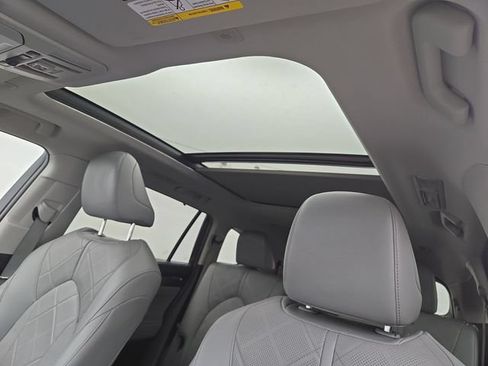 Used 2023 Toyota Highlander Platinum FWD image 30