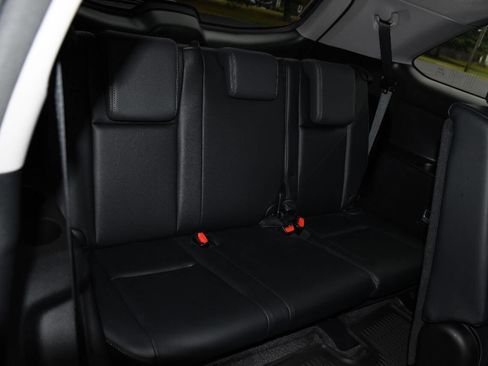 Used 2015 Toyota Highlander XLE image 23