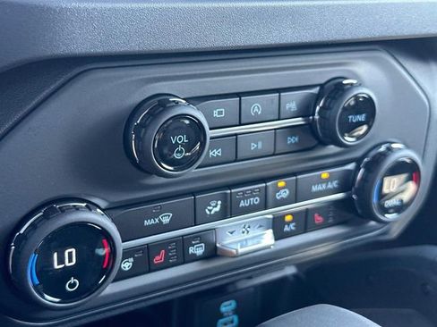 New 2025 Ford Bronco Badlands image 32