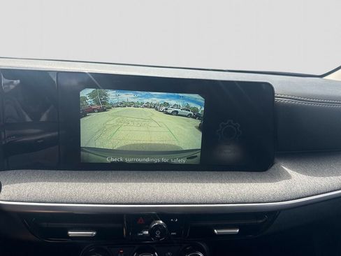 Certified 2025 Nissan Kicks SV FWD image 20