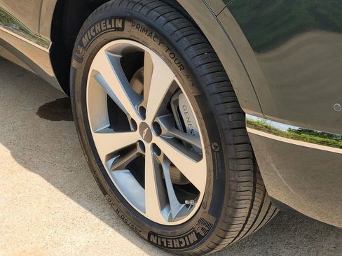 Used 2023 Genesis GV80 2.5T w/ Prestige 20" Package image 6