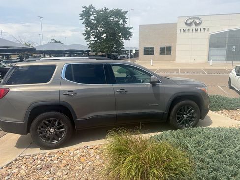Used 2019 GMC Acadia SLT w/ LPO, Cargo Package AWD/4WD image 4