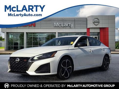 Used 2024 Nissan Altima 2.5 SR w/ SR Premium Package FWD image 1