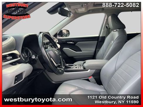 Used 2022 Toyota Highlander XLE image 19